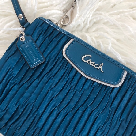 Coach wristlet - Picture 2 of 3